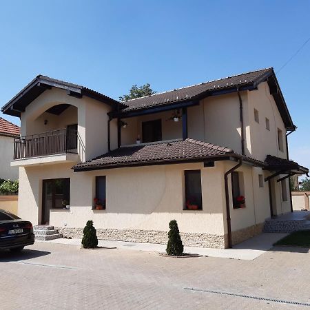 Ermar Hotel Тулча Екстериор снимка